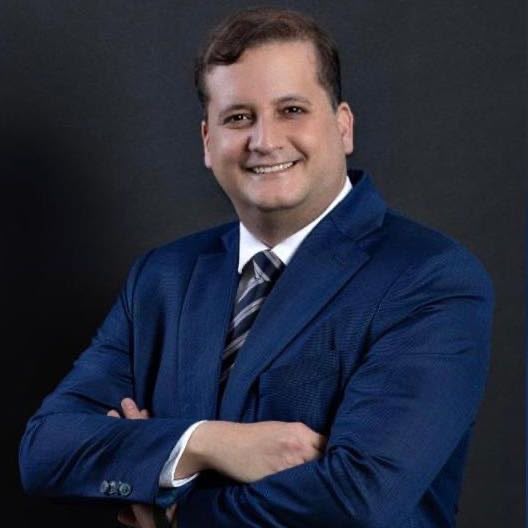 Dr. Artur Malheiros, advogado